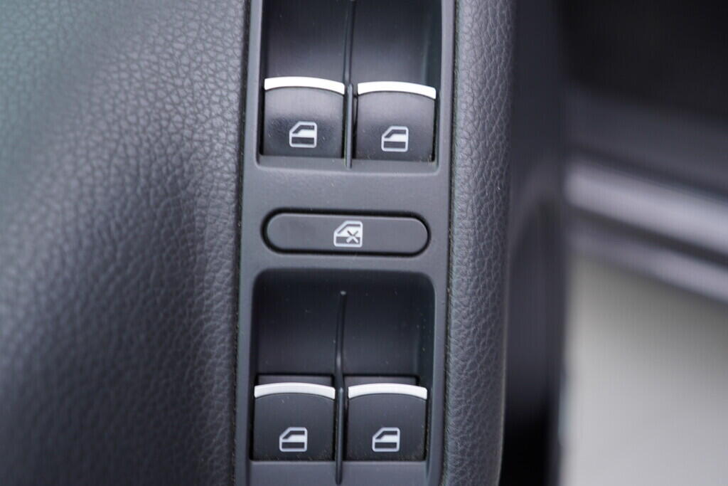 OV190V09696_20.webp_TIGUAN Highline 2.0 TDI 130 kW automat