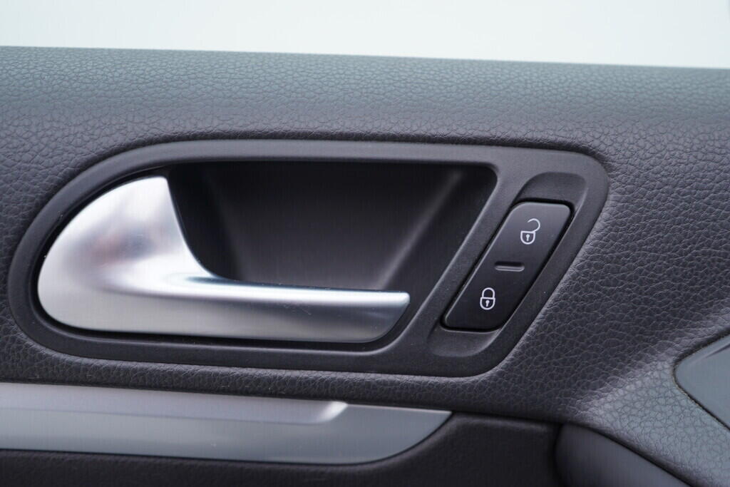 OV190V09696_22.webp_TIGUAN Highline 2.0 TDI 130 kW automat