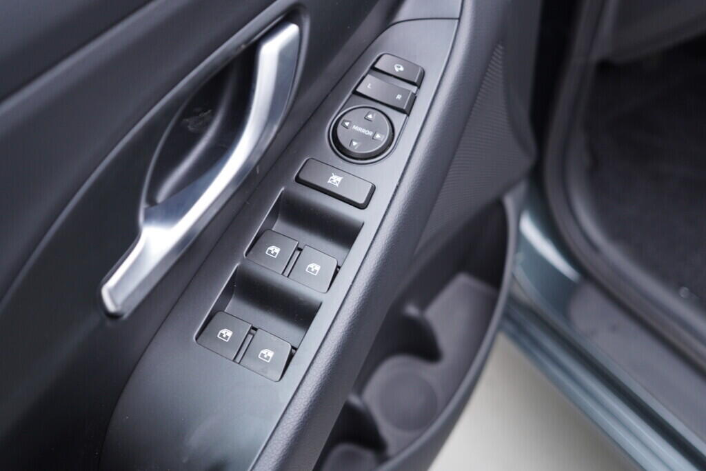 OV190V09699_20.webp_I30  1.0 T-GDi 74 kW manuál, DPH