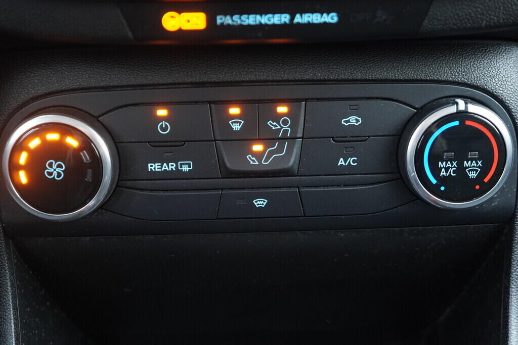 OV190V09700_29.webp_FIESTA Cool&Connect 1.1  63 kW manuál