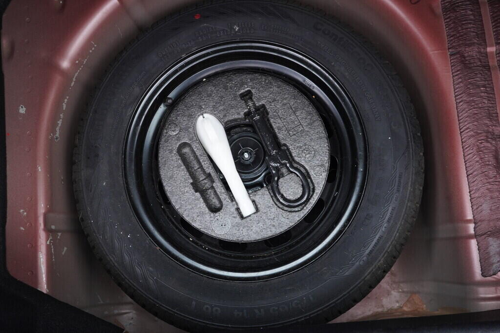 OV190V09700_34.webp_FIESTA Cool&Connect 1.1  63 kW manuál