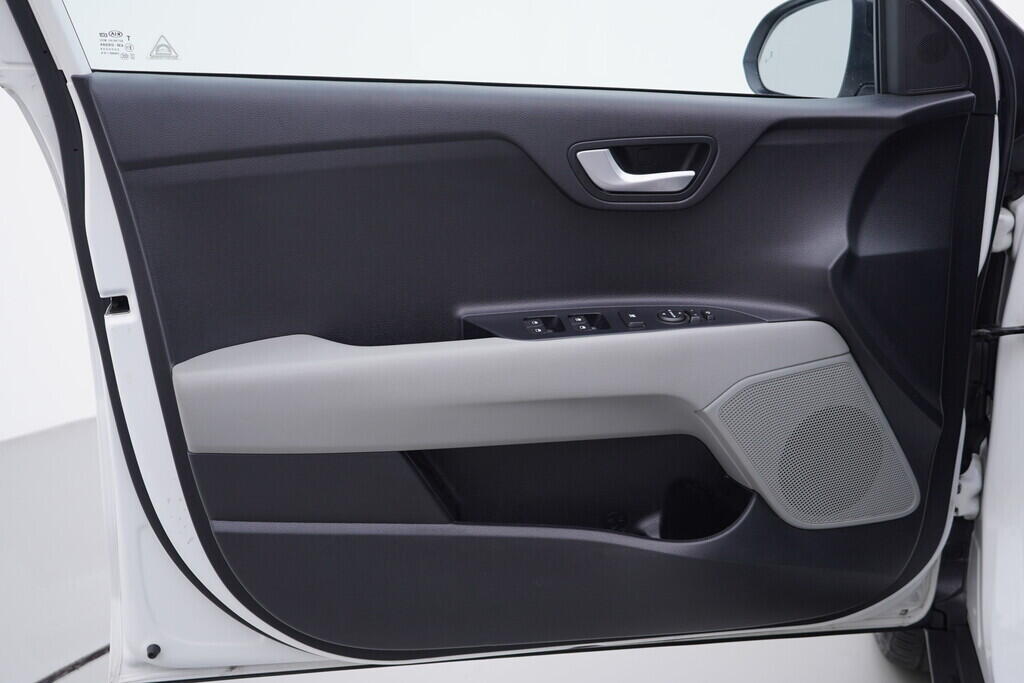 OV190V09701_19.webp_STONIC Spirit 1.0  88 kW manuál