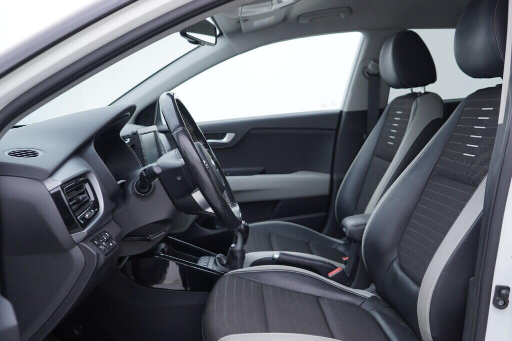 OV190V09701_23.webp_STONIC Spirit 1.0  88 kW manuál