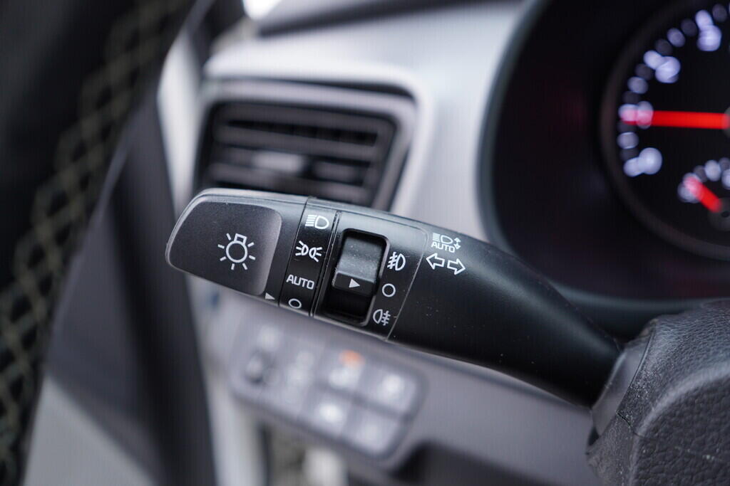 OV190V09701_24.webp_STONIC Spirit 1.0  88 kW manuál