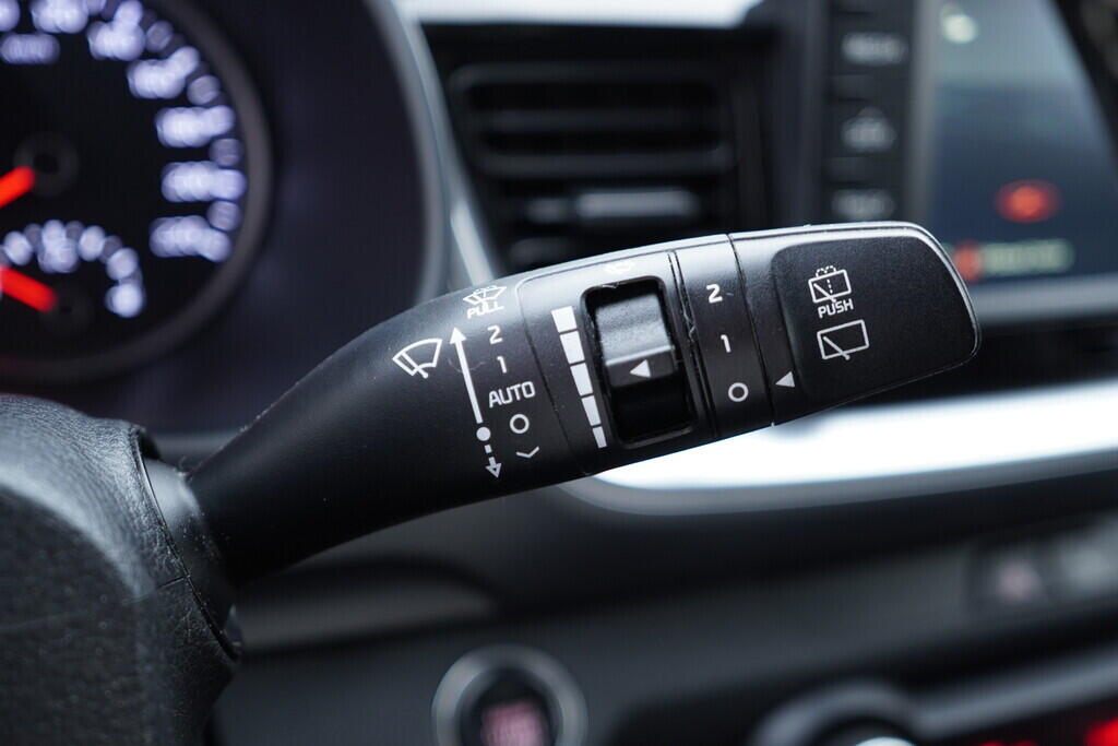 OV190V09701_25.webp_STONIC Spirit 1.0  88 kW manuál