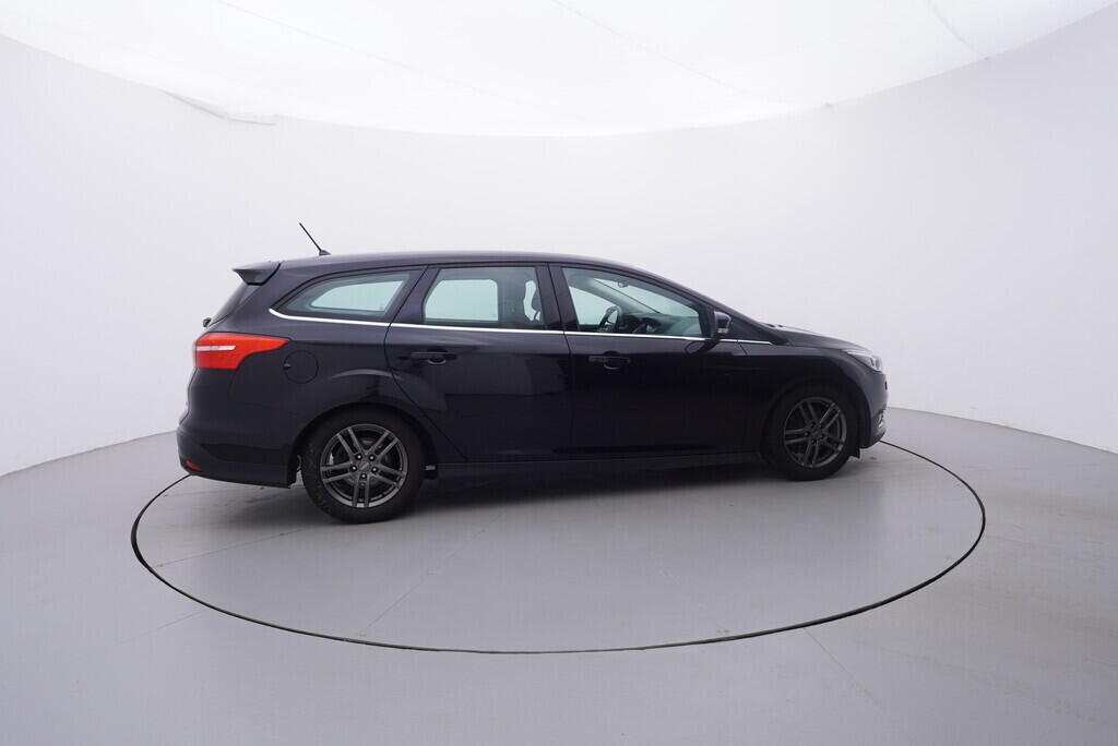 OV190V09702_15.webp_FOCUS Titanium 1.5  134 kW manuál