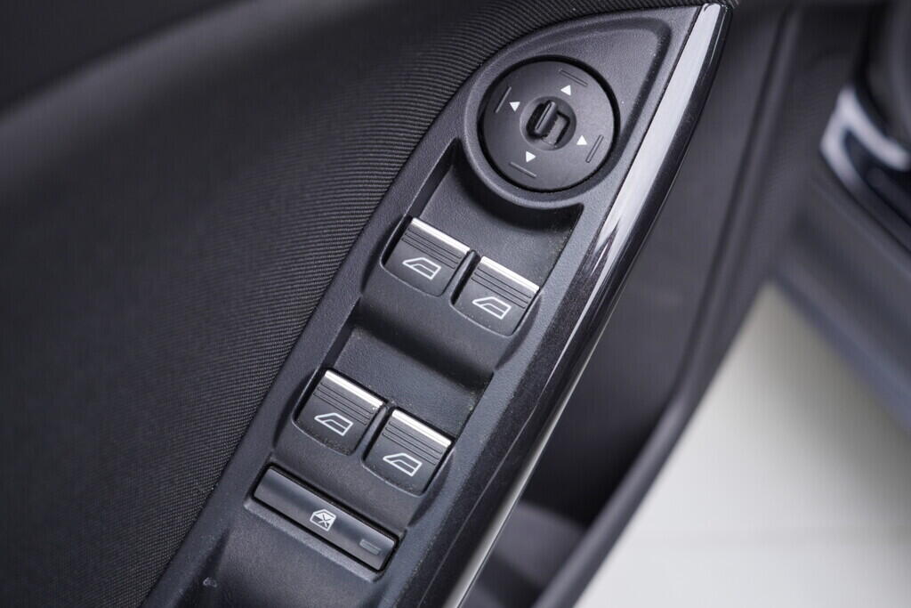 OV190V09702_20.webp_FOCUS Titanium 1.5  134 kW manuál