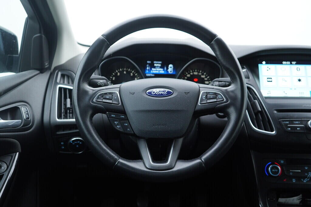 OV190V09702_27.webp_FOCUS Titanium 1.5  134 kW manuál