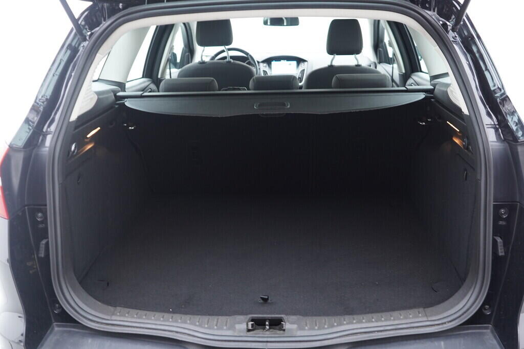 OV190V09702_35.webp_FOCUS Titanium 1.5  134 kW manuál