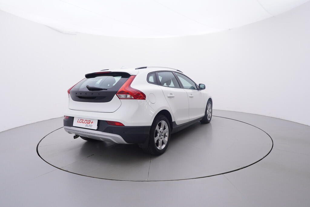 OV190V09703_14.webp_V40 Cross Country Business 2.0  88 kW manuál