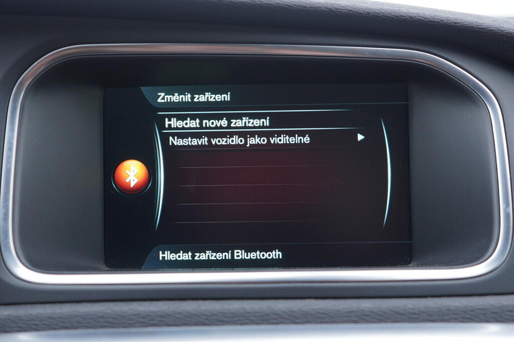 OV190V09703_27.webp_V40 Cross Country Business 2.0  88 kW manuál