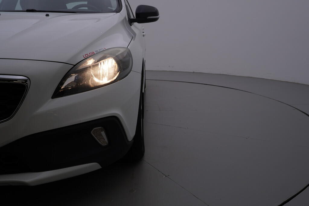 OV190V09703_36.webp_V40 Cross Country Business 2.0  88 kW manuál