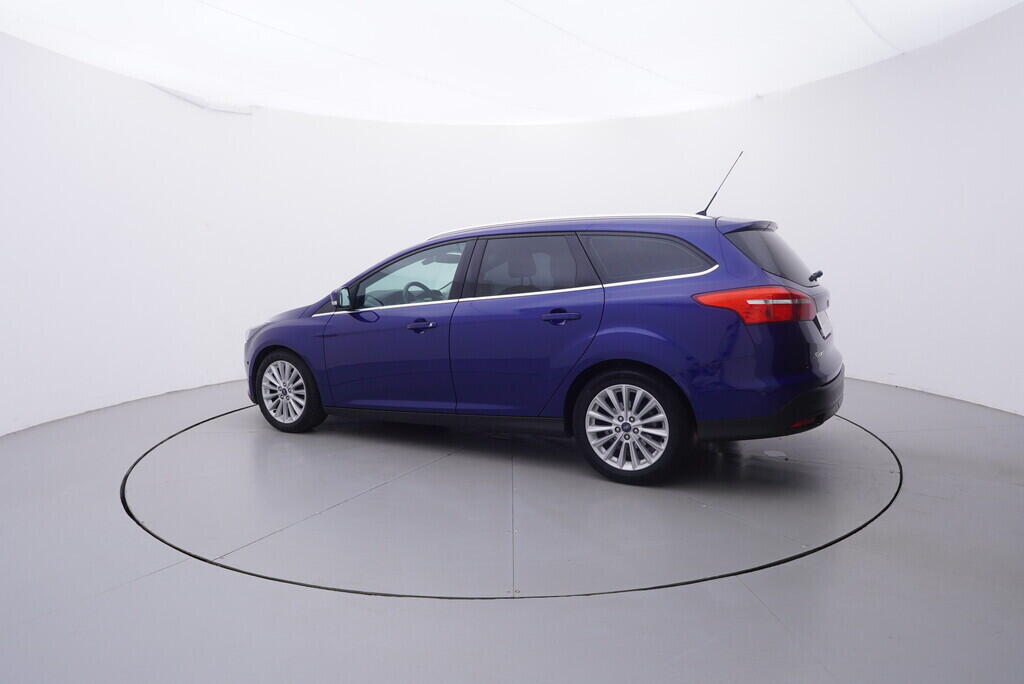 OV190V09704_12.webp_FOCUS Titanium 1.0  92 kW manuál