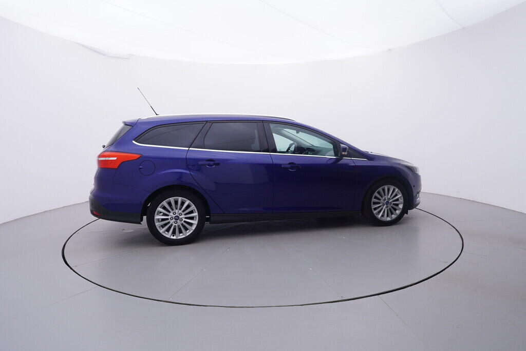 OV190V09704_15.webp_FOCUS Titanium 1.0  92 kW manuál