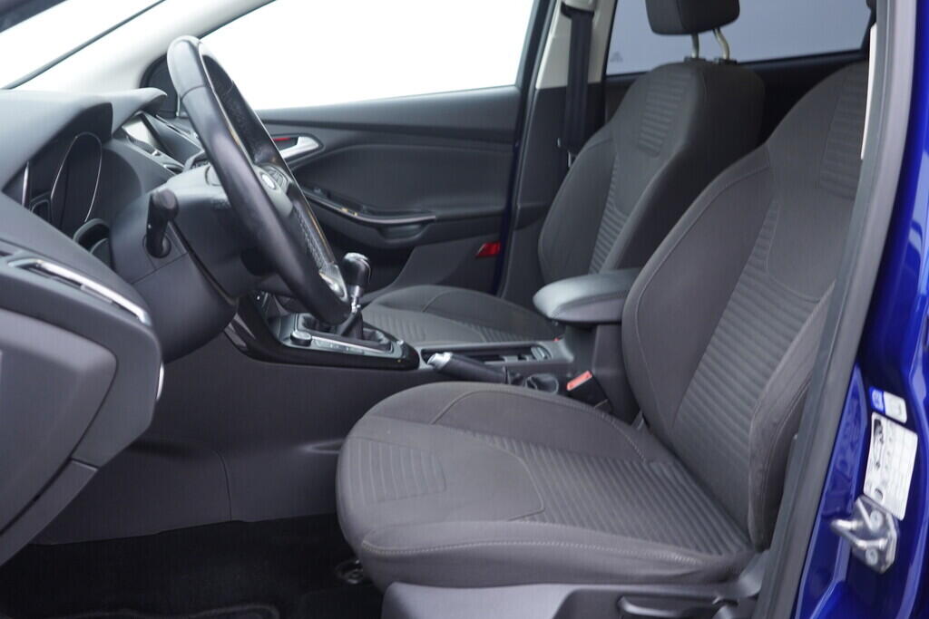 OV190V09704_22.webp_FOCUS Titanium 1.0  92 kW manuál