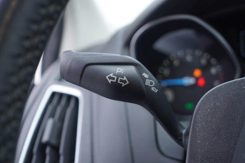 OV190V09704_23.webp_FOCUS Titanium 1.0  92 kW manuál