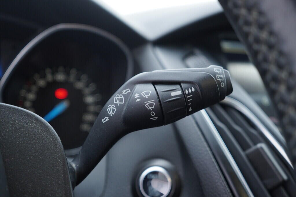 OV190V09704_24.webp_FOCUS Titanium 1.0  92 kW manuál