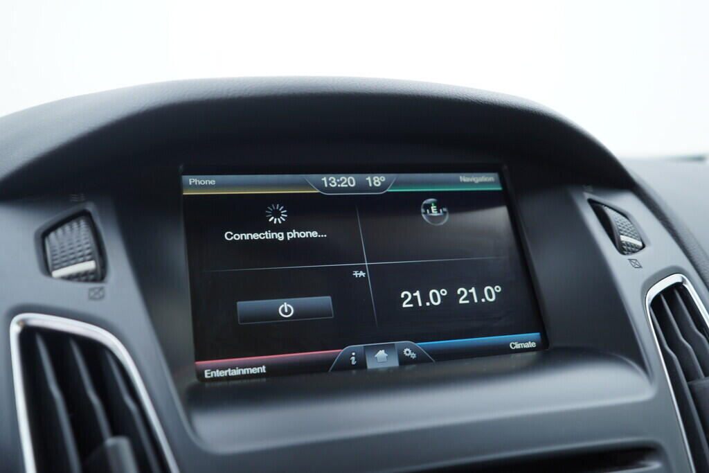 OV190V09704_27.webp_FOCUS Titanium 1.0  92 kW manuál