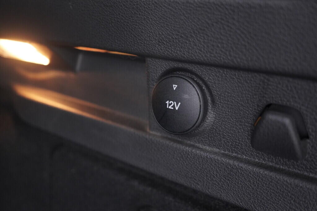 OV190V09704_35.webp_FOCUS Titanium 1.0  92 kW manuál