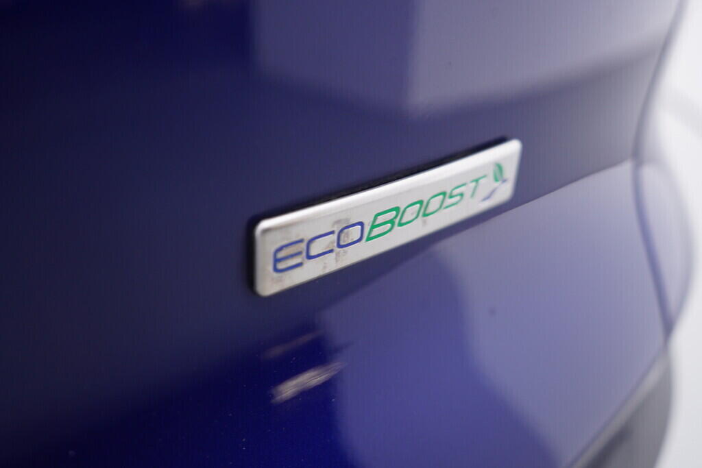 OV190V09704_38.webp_FOCUS Titanium 1.0  92 kW manuál