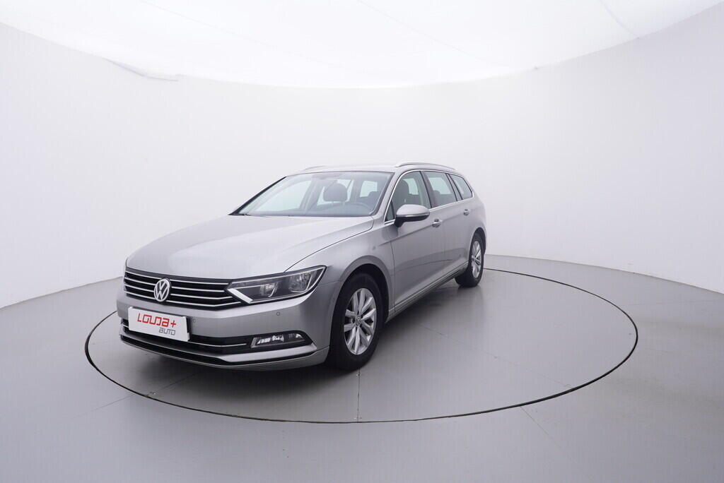 OV190V09705_10.webp_PASSAT VARIANT Comfortline 1.6 TDI 88 kW manuál