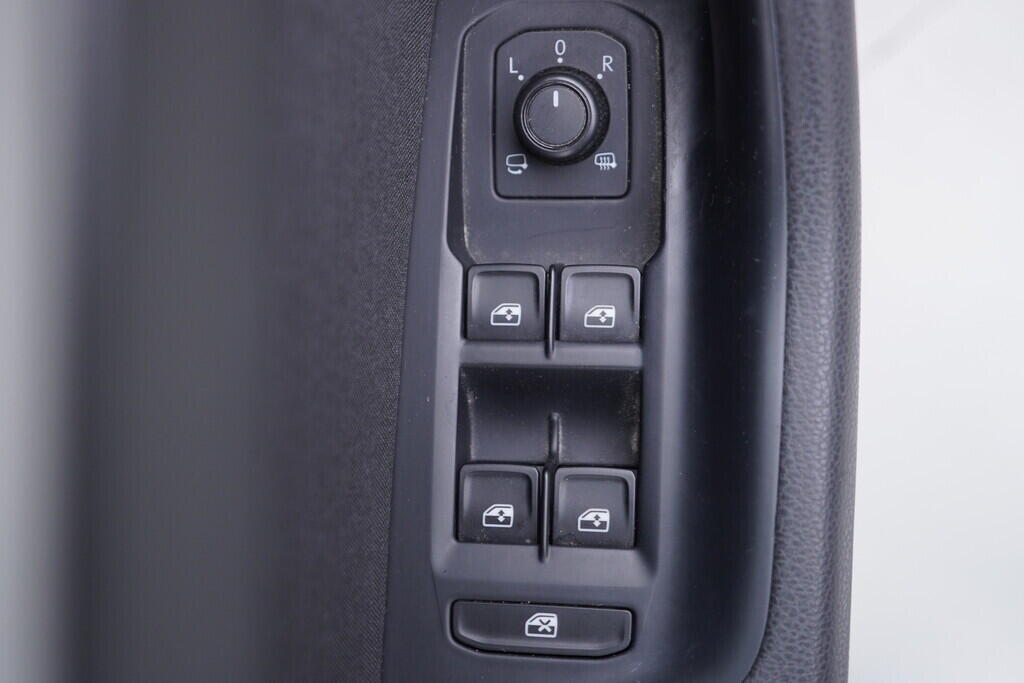 OV190V09705_20.webp_PASSAT VARIANT Comfortline 1.6 TDI 88 kW manuál