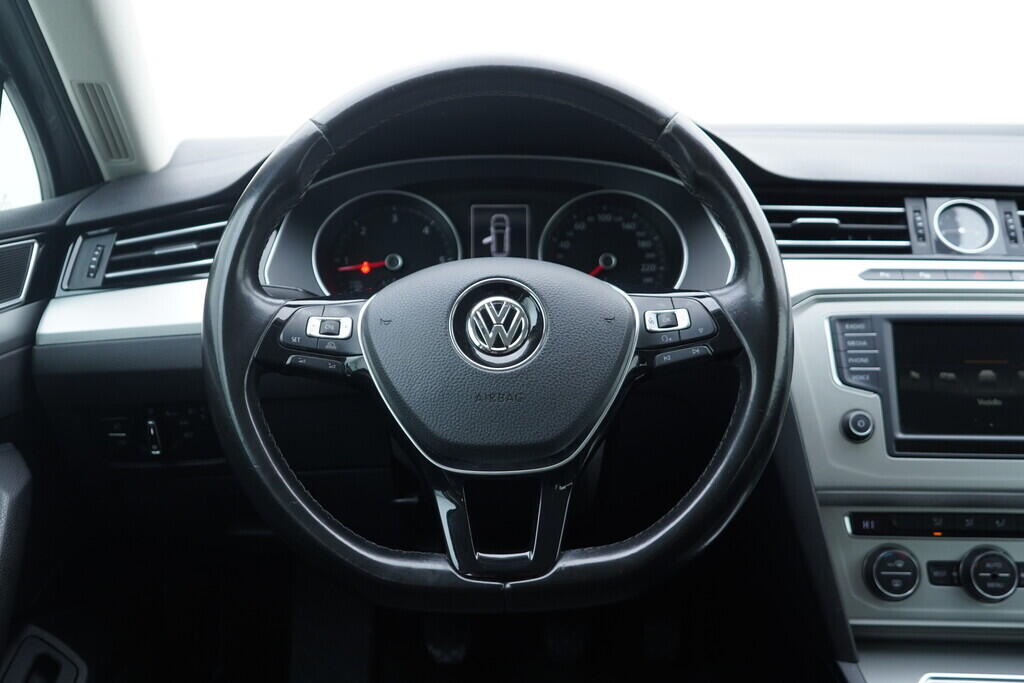 OV190V09705_27.webp_PASSAT VARIANT Comfortline 1.6 TDI 88 kW manuál