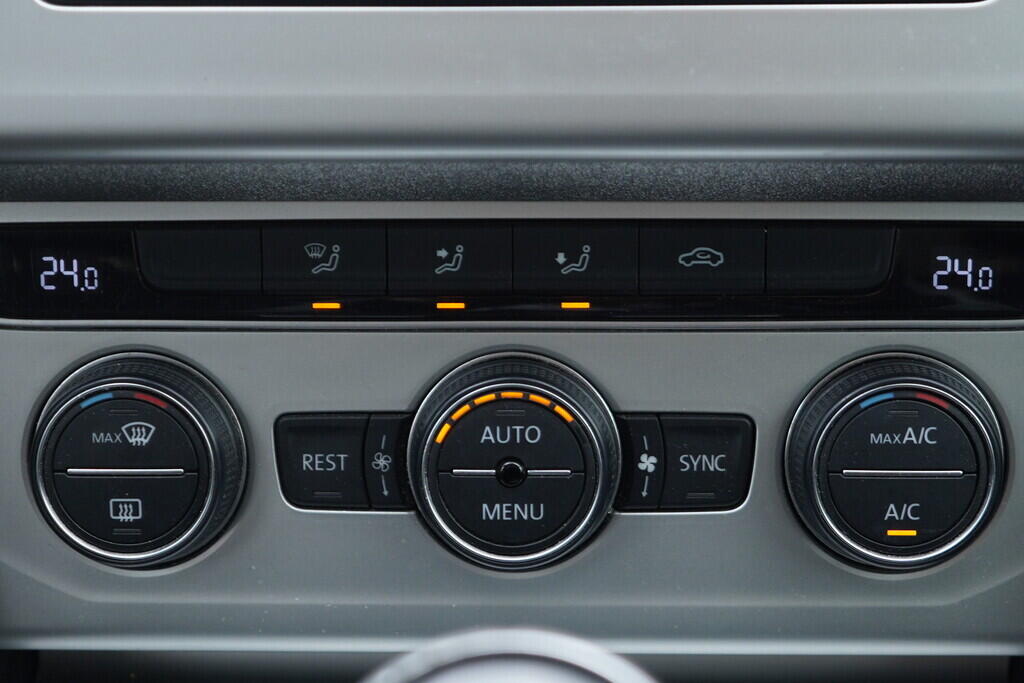 OV190V09705_32.webp_PASSAT VARIANT Comfortline 1.6 TDI 88 kW manuál