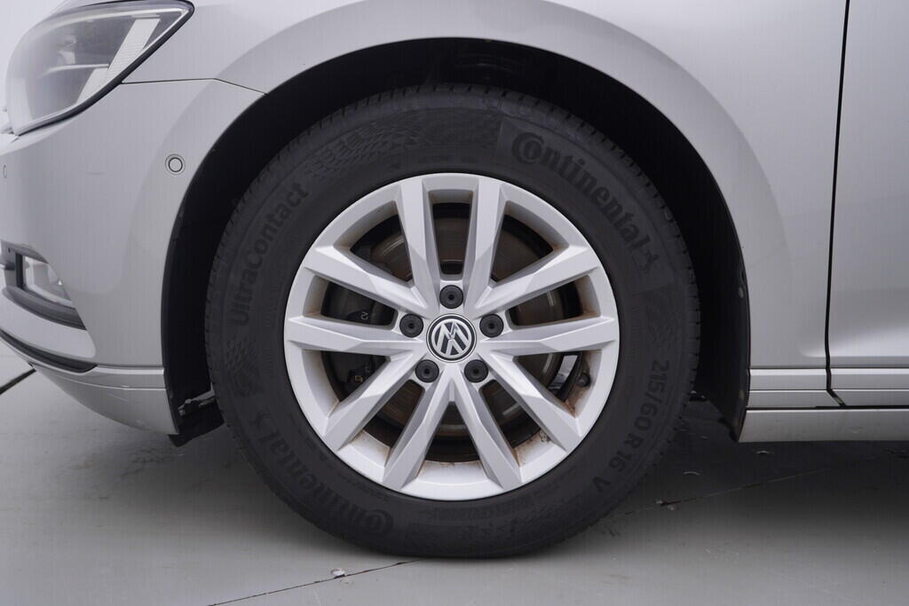 OV190V09705_41.webp_PASSAT VARIANT Comfortline 1.6 TDI 88 kW manuál