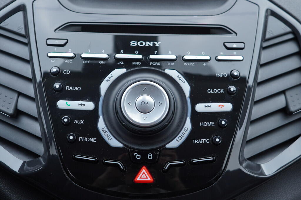 OV190V09709_30.webp_ECOSPORT Titanium 1.0  92 kW manuál