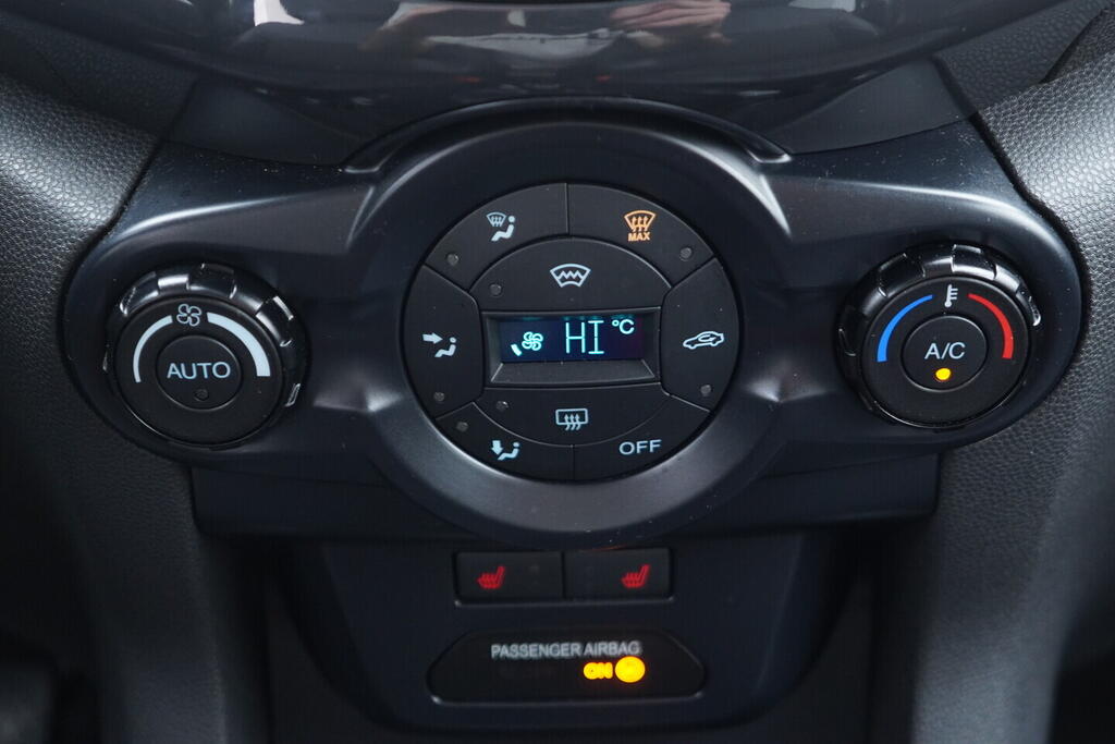 OV190V09709_31.webp_ECOSPORT Titanium 1.0  92 kW manuál