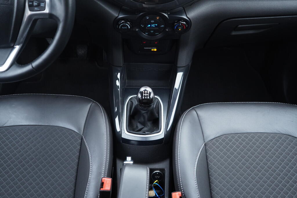 OV190V09709_32.webp_ECOSPORT Titanium 1.0  92 kW manuál