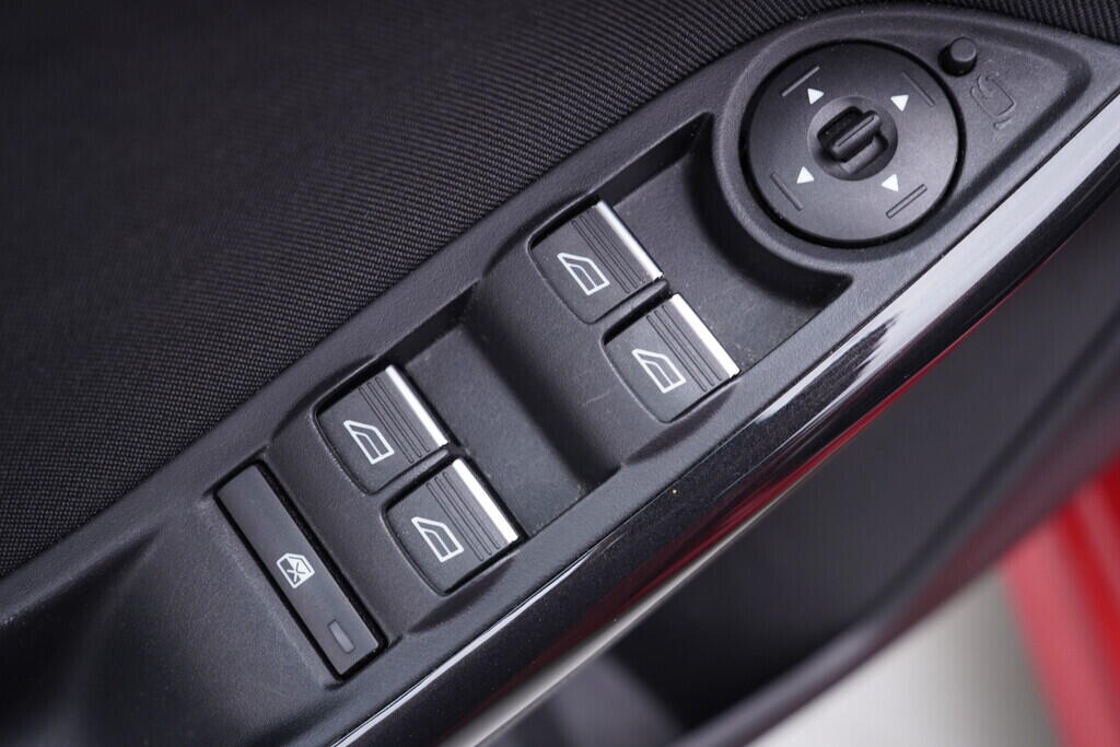 OV190V09711_20.webp_FOCUS ST-line Titanium 1.5  110 kW manuál