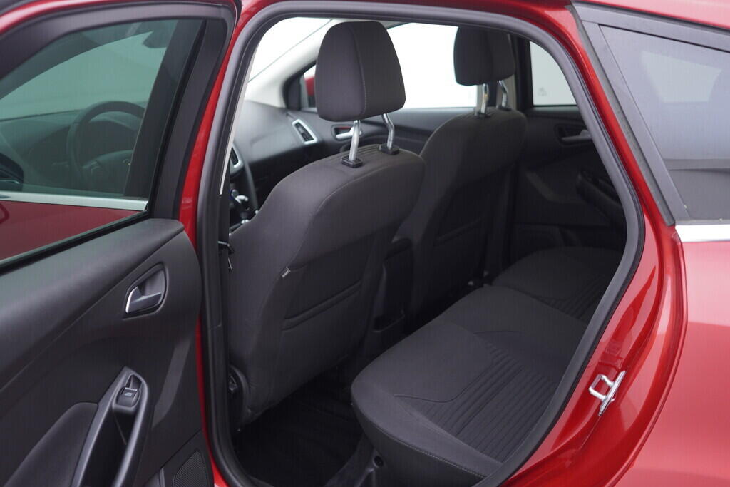 OV190V09711_22.webp_FOCUS ST-line Titanium 1.5  110 kW manuál