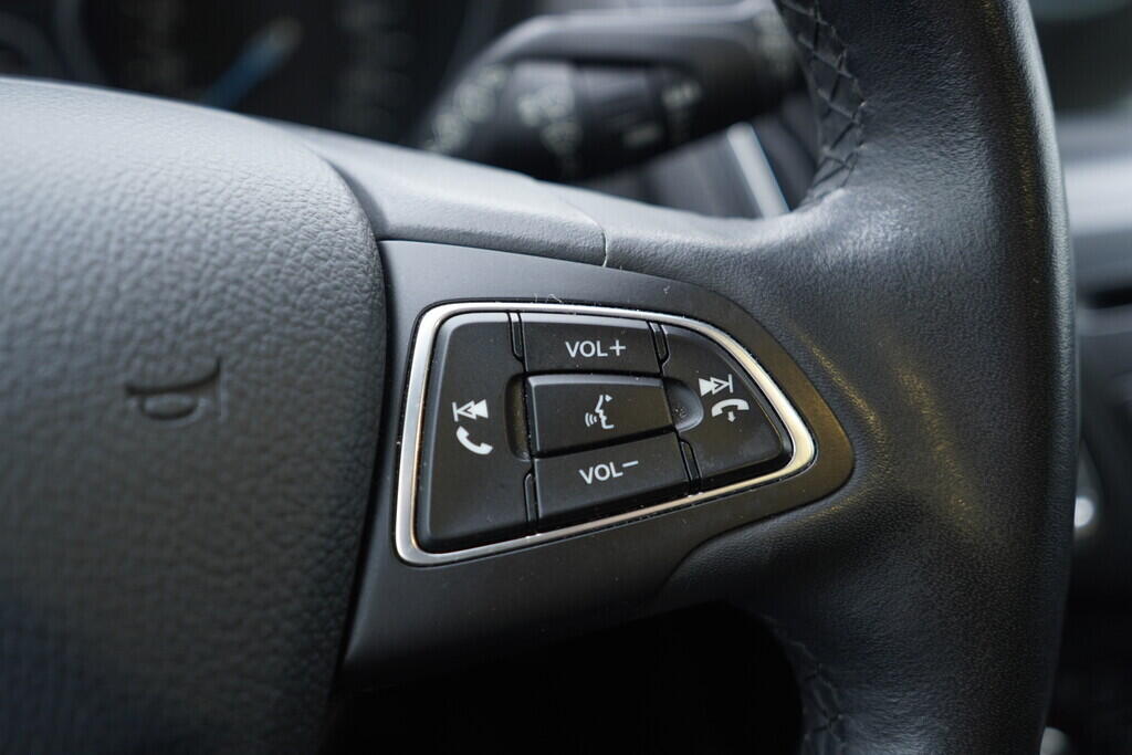 OV190V09711_27.webp_FOCUS ST-line Titanium 1.5  110 kW manuál