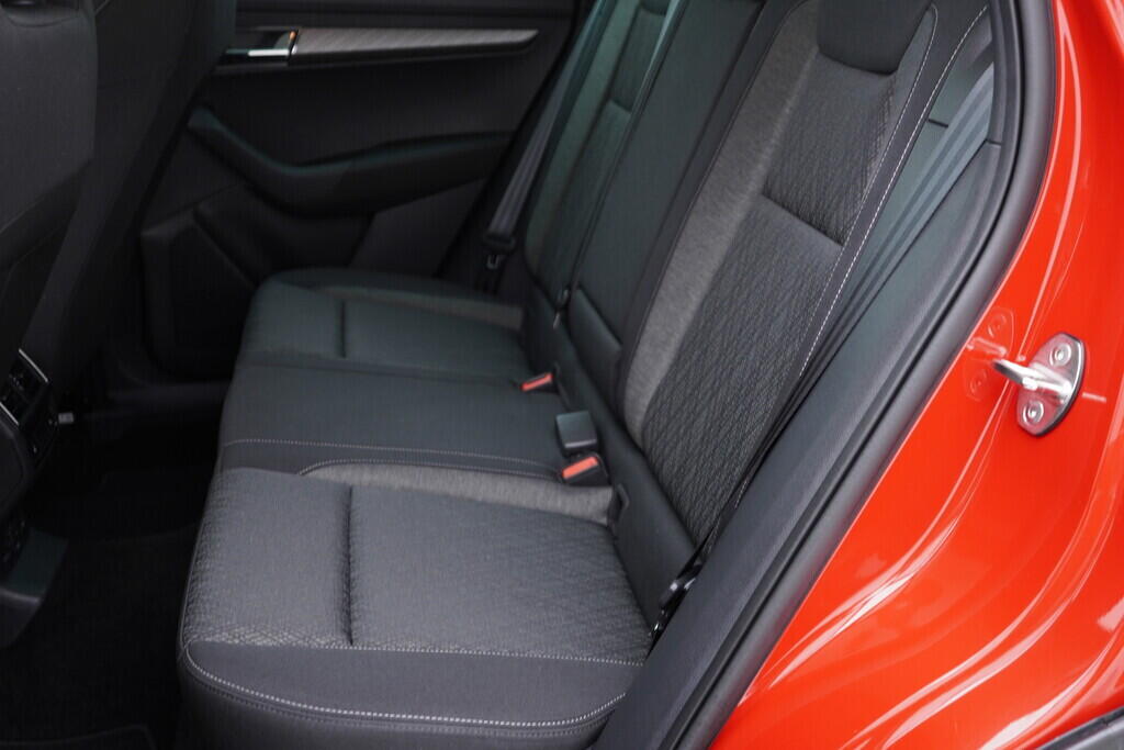 OV190V09721_37.webp_KAROQ Selection 1.5 TSI 110 kW automat, DPH