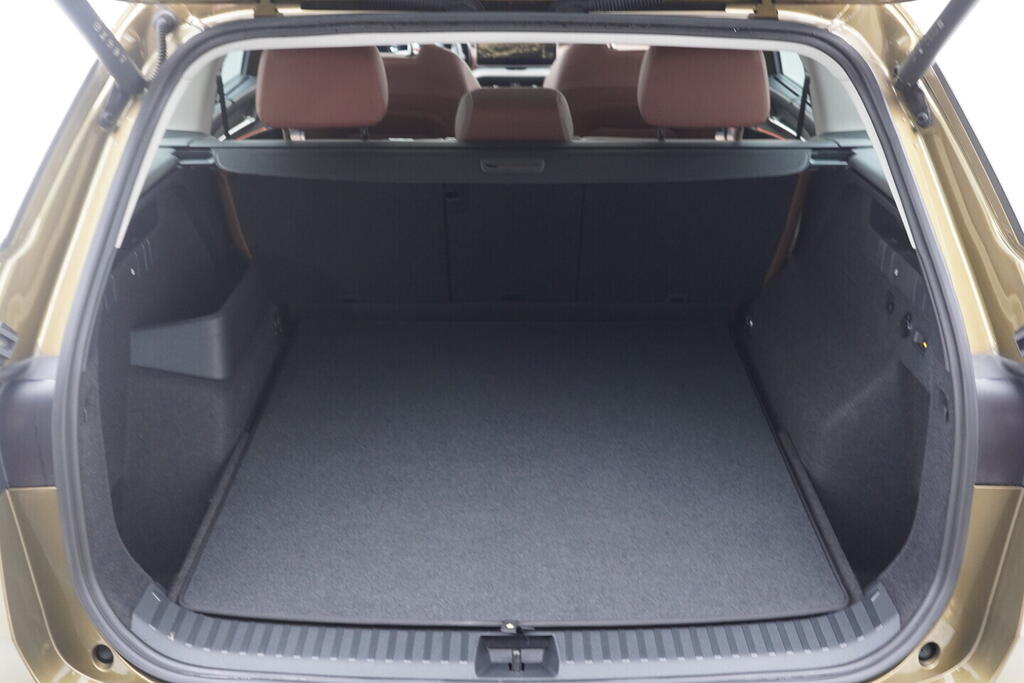 OV190V09724_43.webp_KODIAQ Selection 2.0 TDI 142 kW automat, DPH