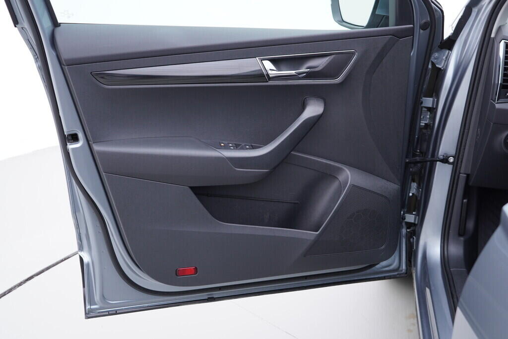 OV190V09725_19.webp_KAROQ Style 1.6 TDI 85 kW manuál, DPH