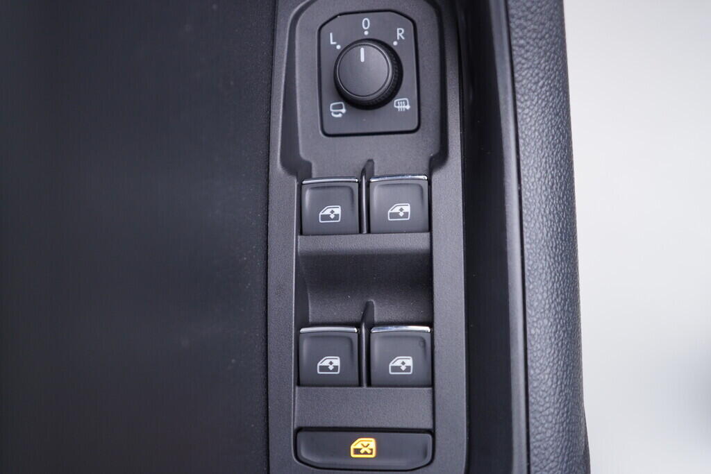 OV190V09725_20.webp_KAROQ Style 1.6 TDI 85 kW manuál, DPH