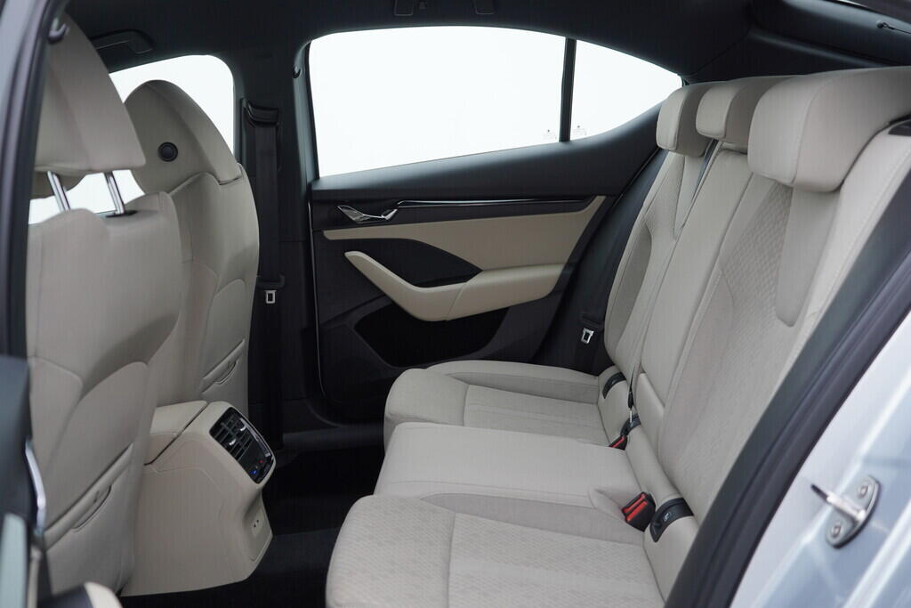 OV190V09726_38.webp_OCTAVIA Style 2.0 TDI 110 kW automat, DPH