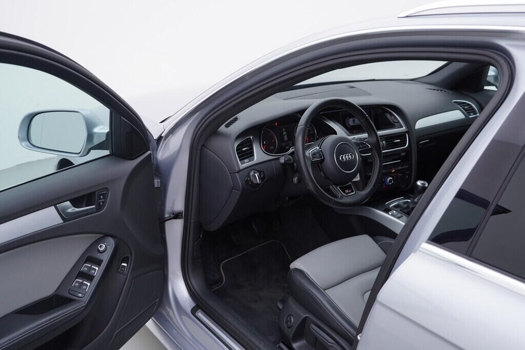 OV190V09728_18.webp_A4 AVANT S-line 3.0 TDI 180 kW manuál, DPH