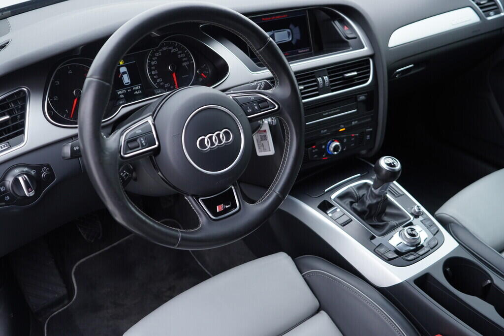 OV190V09728_21.webp_A4 AVANT S-line 3.0 TDI 180 kW manuál, DPH