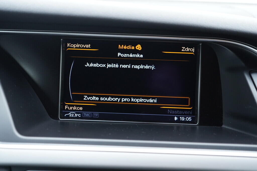 OV190V09728_29.webp_A4 AVANT S-line 3.0 TDI 180 kW manuál, DPH