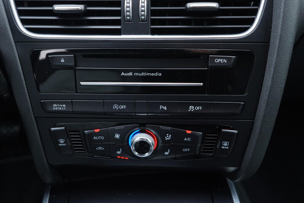 OV190V09728_32.webp_A4 AVANT S-line 3.0 TDI 180 kW manuál, DPH