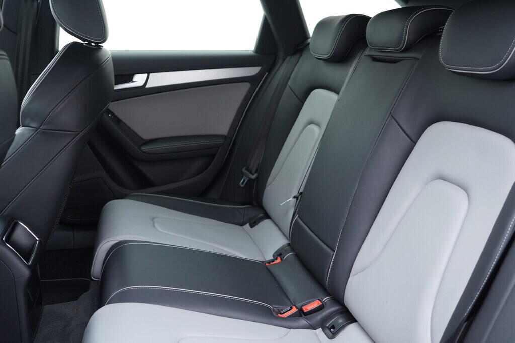 OV190V09728_35.webp_A4 AVANT S-line 3.0 TDI 180 kW manuál, DPH