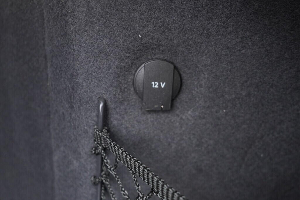 OV190V09728_37.webp_A4 AVANT S-line 3.0 TDI 180 kW manuál, DPH