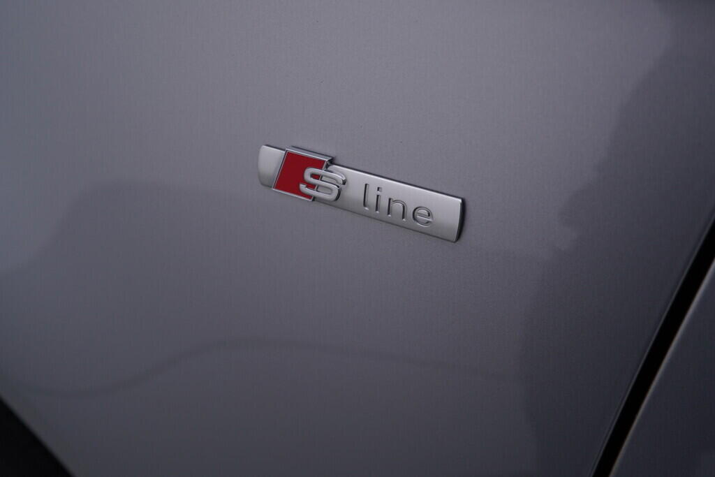 OV190V09728_40.webp_A4 AVANT S-line 3.0 TDI 180 kW manuál, DPH