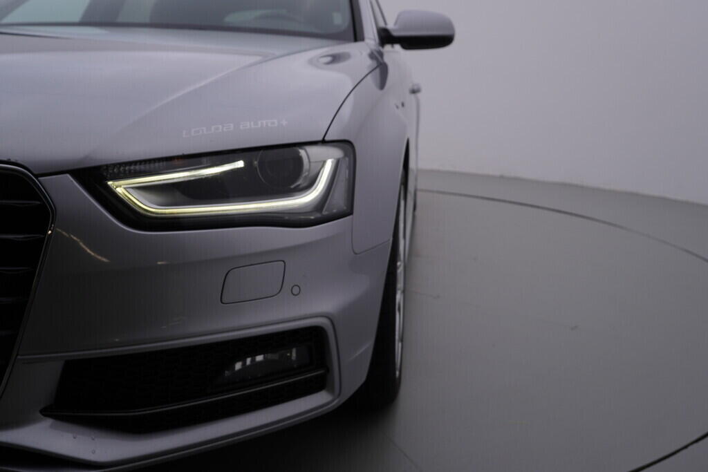 OV190V09728_41.webp_A4 AVANT S-line 3.0 TDI 180 kW manuál, DPH