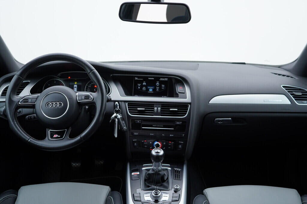 OV190V09728_52.webp_A4 AVANT S-line 3.0 TDI 180 kW manuál, DPH