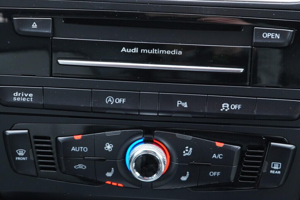 OV190V09728_57.webp_A4 AVANT S-line 3.0 TDI 180 kW manuál, DPH